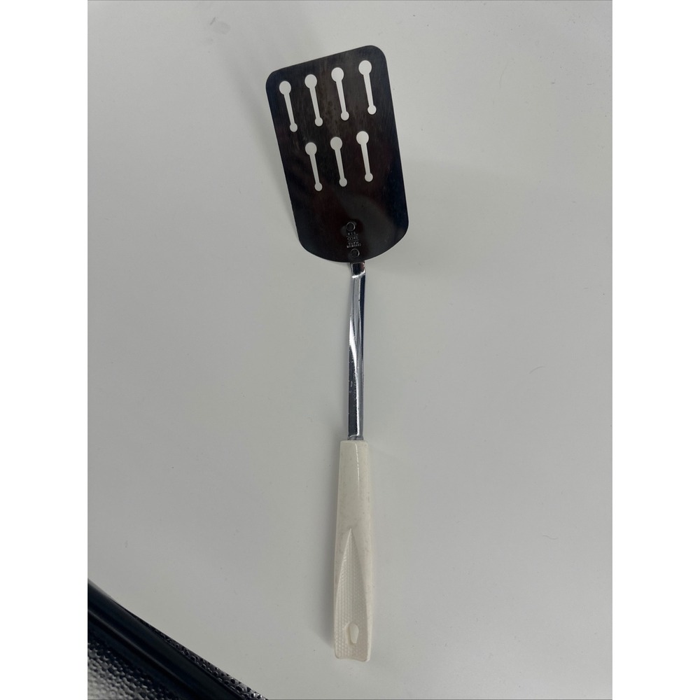 EKCO Vintage Slotted‎ Spatula Turner Chromium Plated USA White Handle MCM Silver